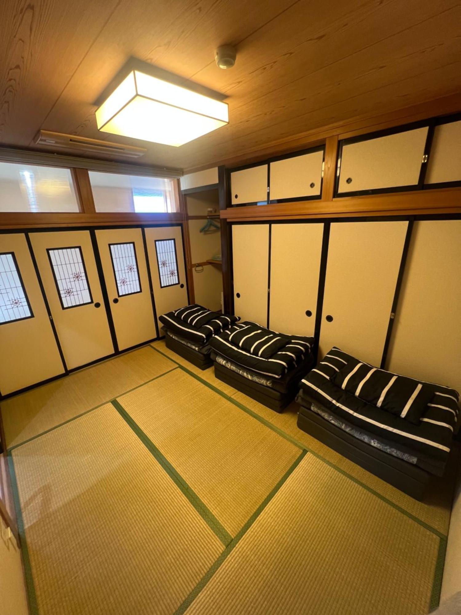 Mt Fuji Hostel Michael'S Фудзиёсида Экстерьер фото