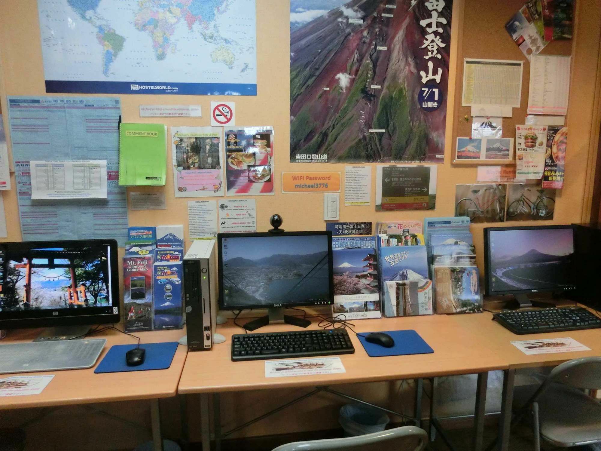 Mt Fuji Hostel Michael'S Фудзиёсида Экстерьер фото